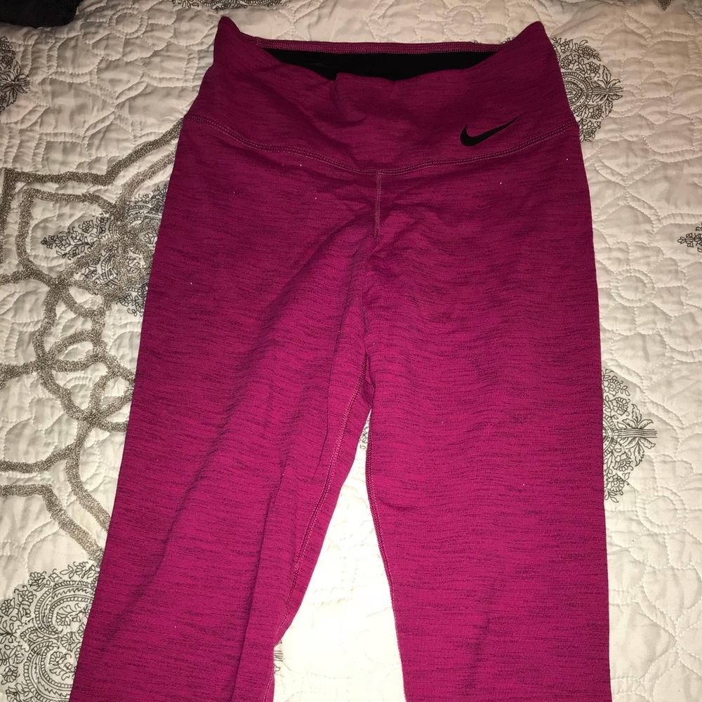 Nike Legedary Capri Crops Heathered Pink XS